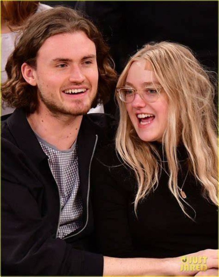 Dakota Fanning Boyfriend: A Glimpse into Her Romantic Life and Relationships